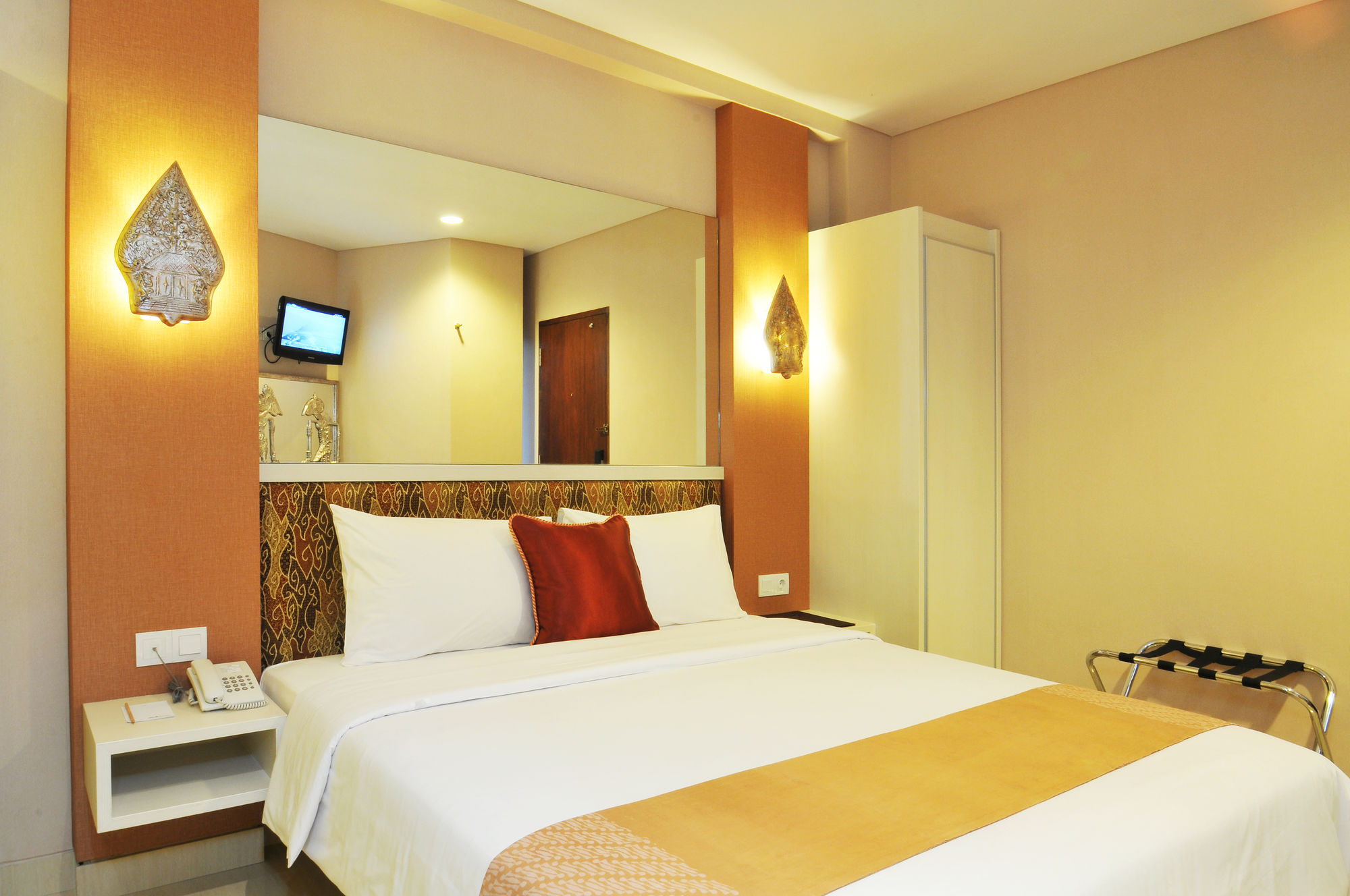 Фото Hotel Pyrenees