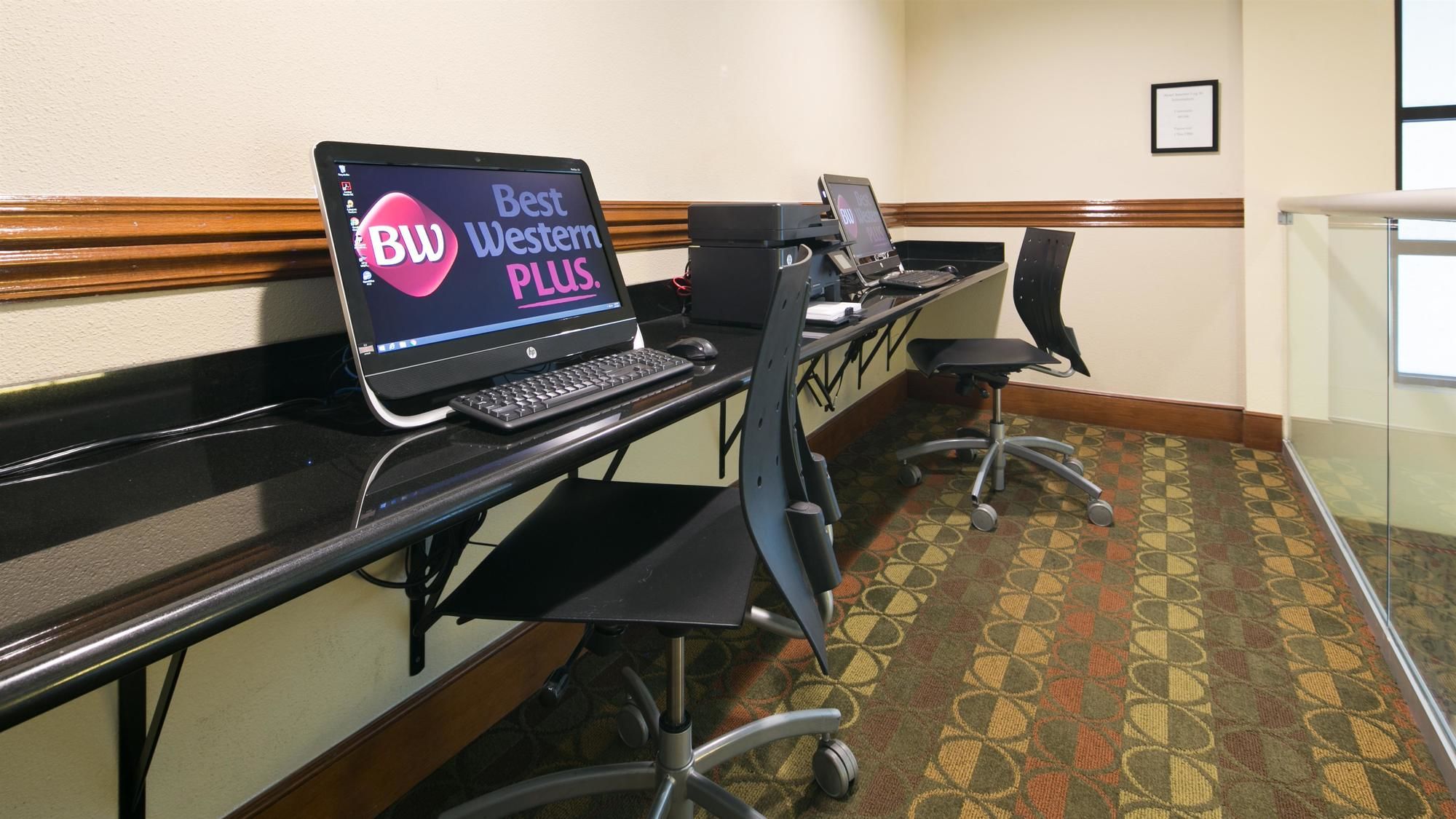 Фото Best Western Plus Plaza by the Green