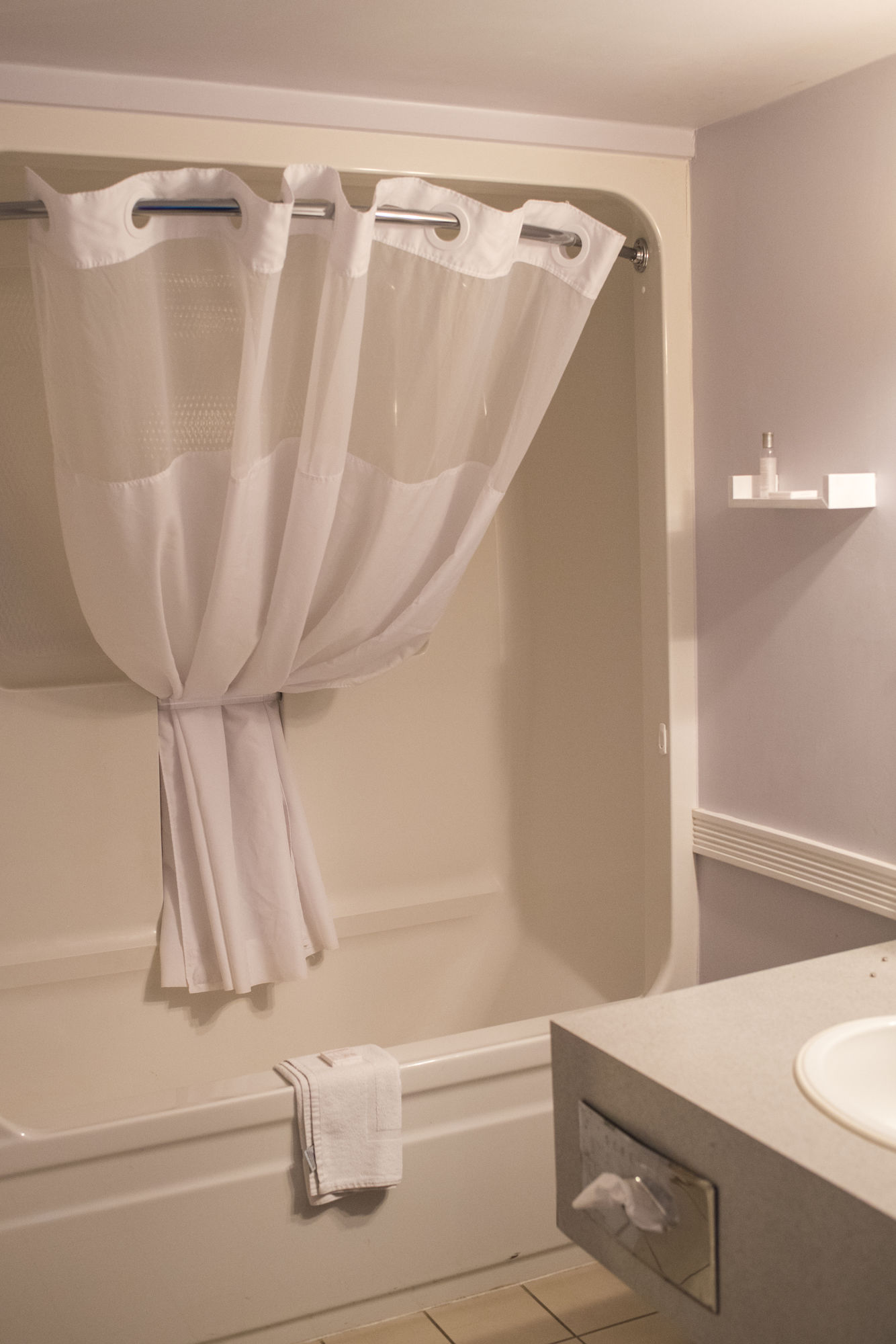 Фото Strata Hotel