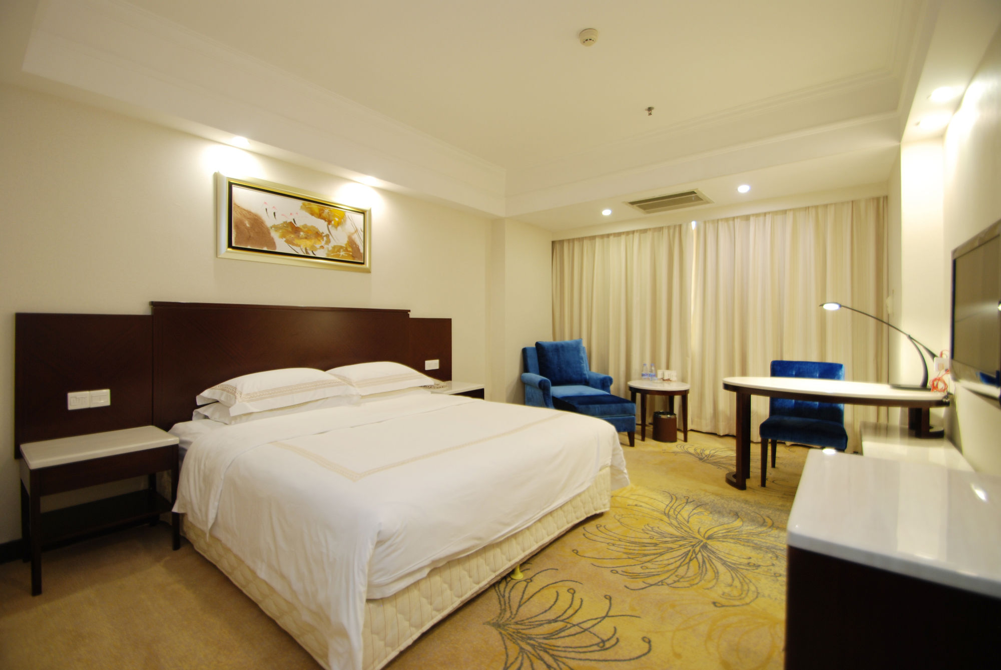 Фото Overseas Chinese Friendship Hotel