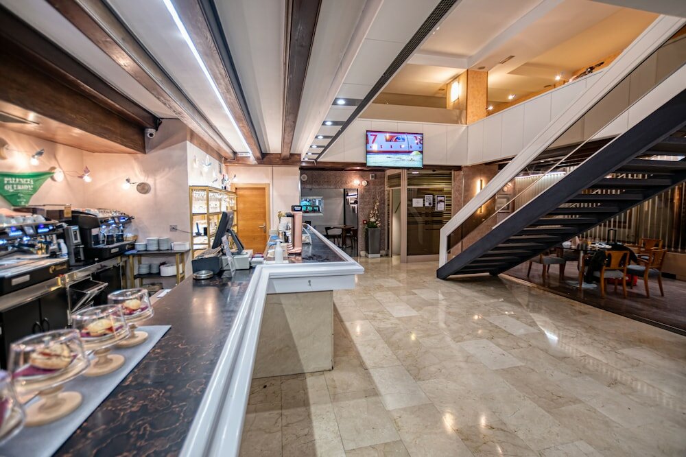 Фото Hotel Castilla Vieja