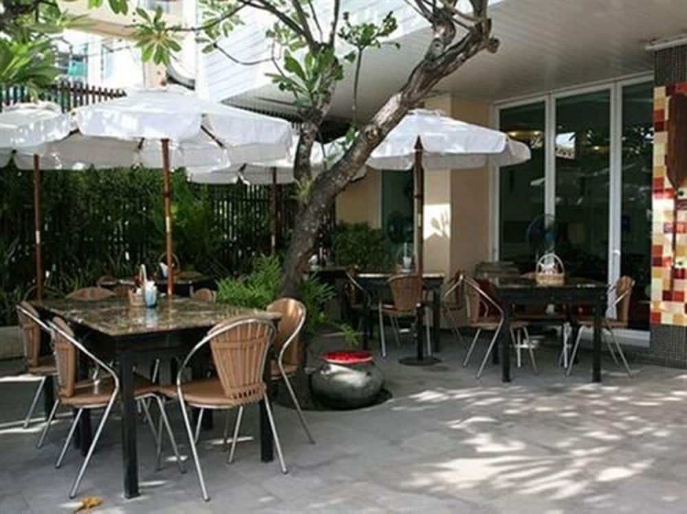 Фото Baboona Beachfront Living