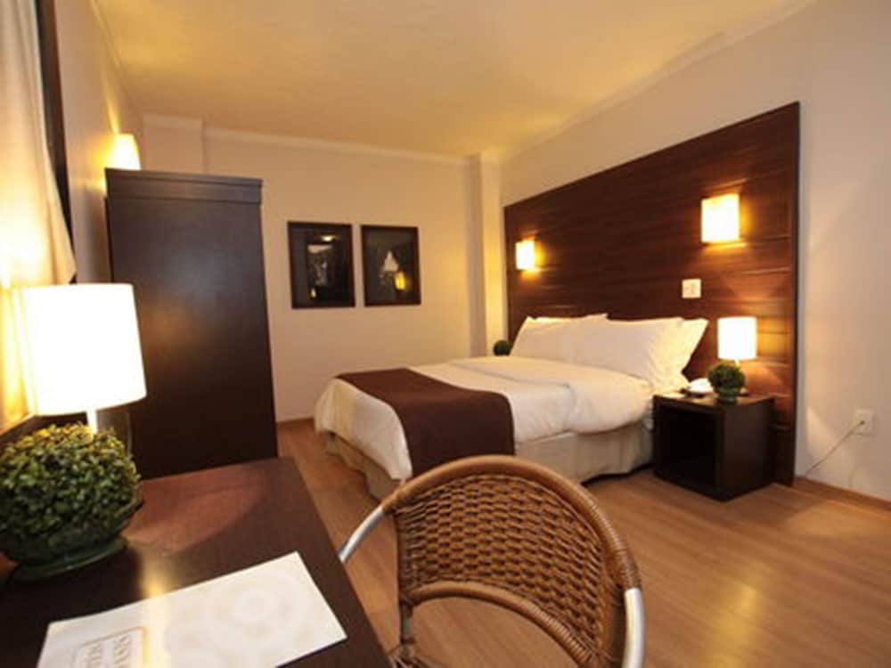 Фото Oasis Tower Hotel