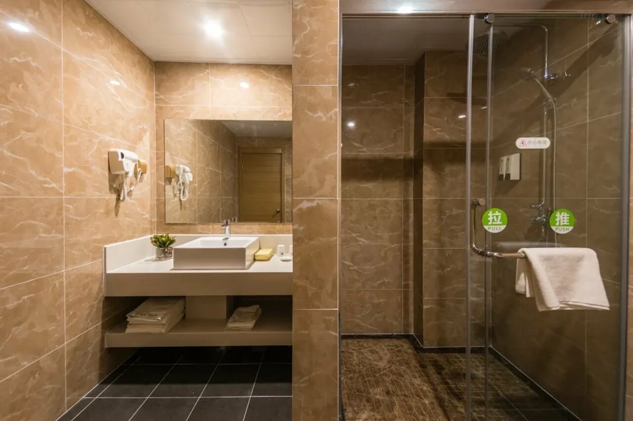 Фото GreenTree Inn XiAn Xincheng District Raily Station Wukou Metro Station Hotel