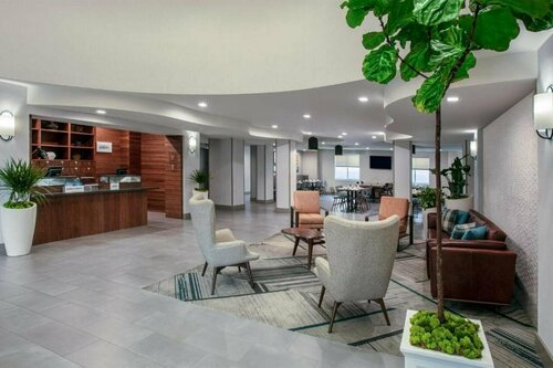 Гостиница Four Points by Sheraton Fort Lauderdale Airport - Dania Beach в Дания Бич