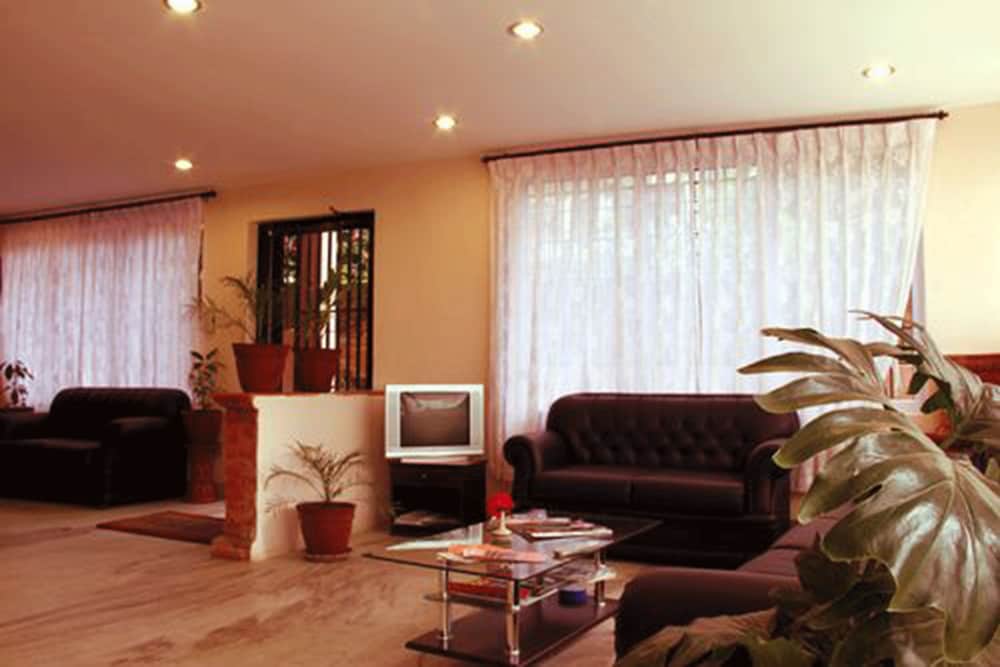 Фото Cascade Hotel