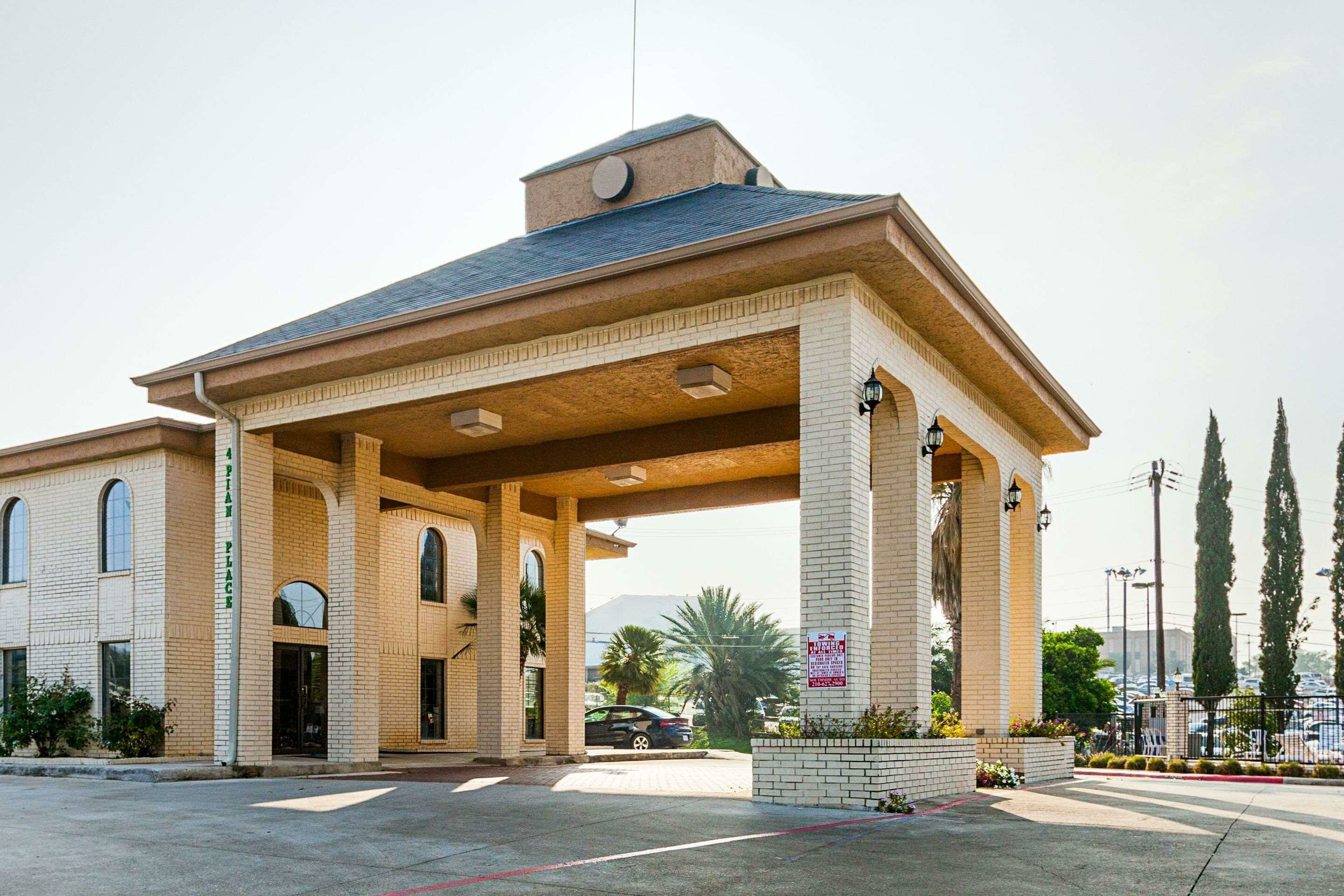 Фото отеля 2