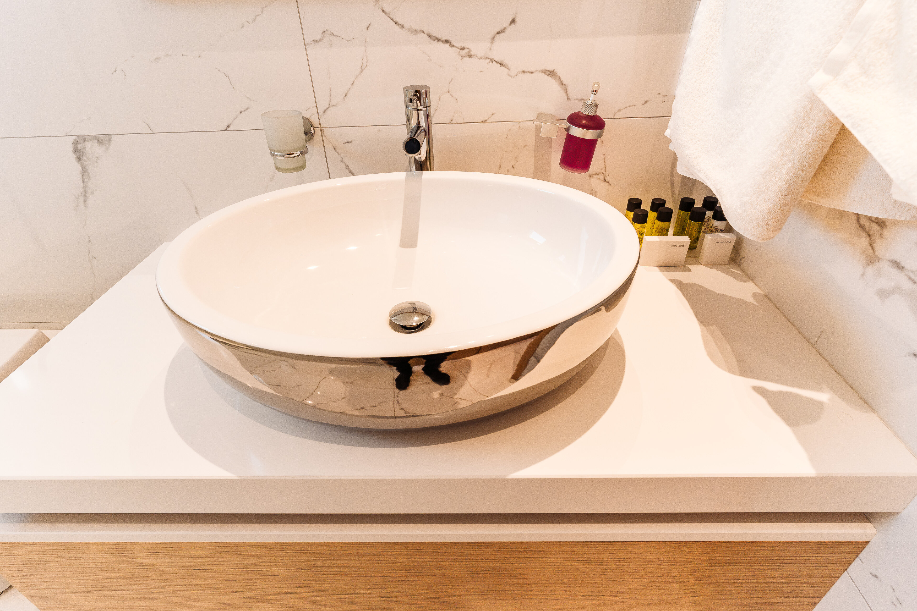 Фото Vrachia Beach Hotel & Suites - Adults only