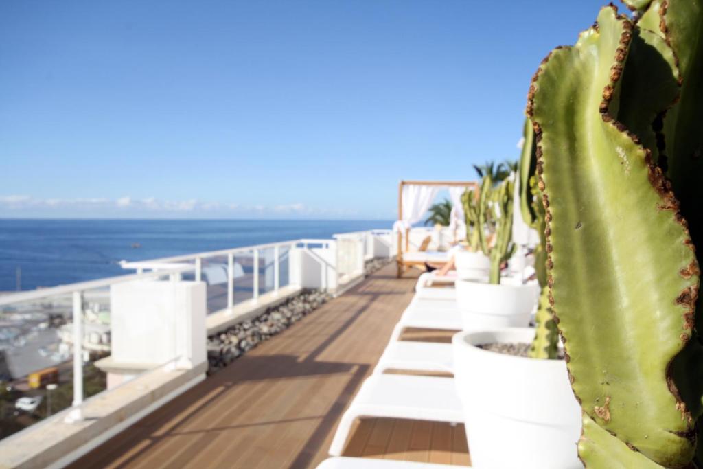 Фото Marina Bayview - Adults Only