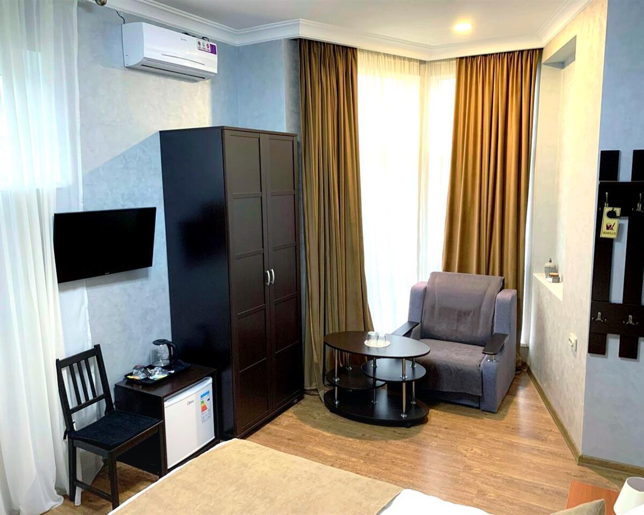 Фото Зеркальный