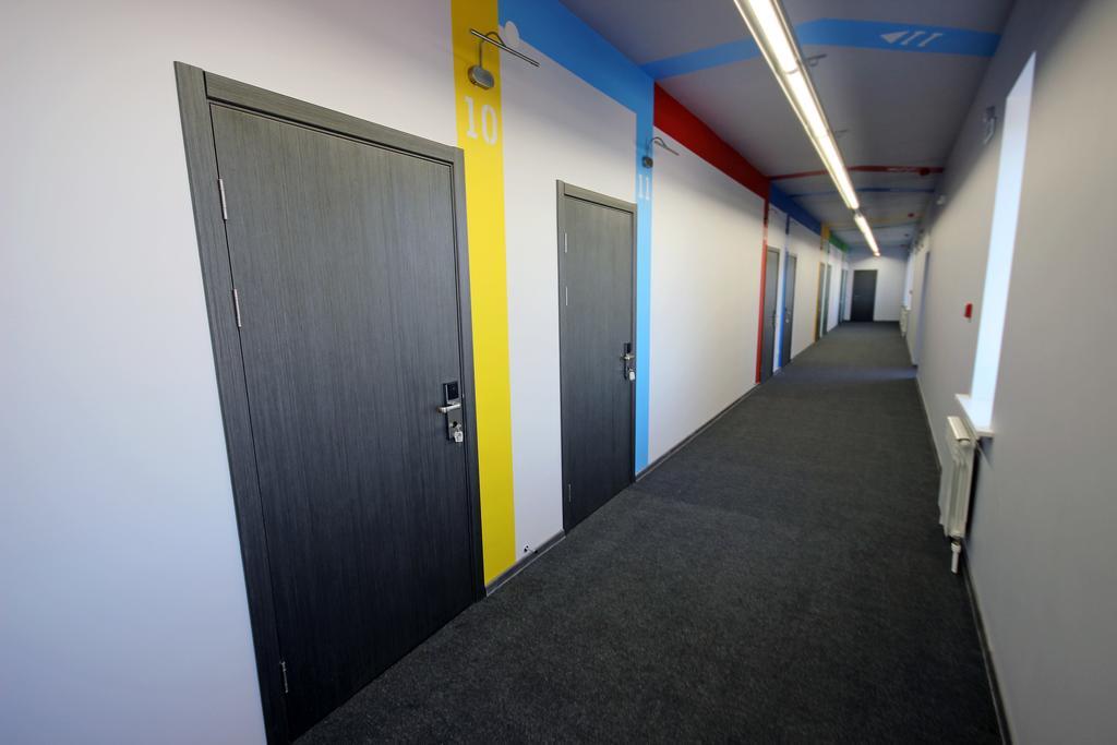 Фото Wake Hotel 1