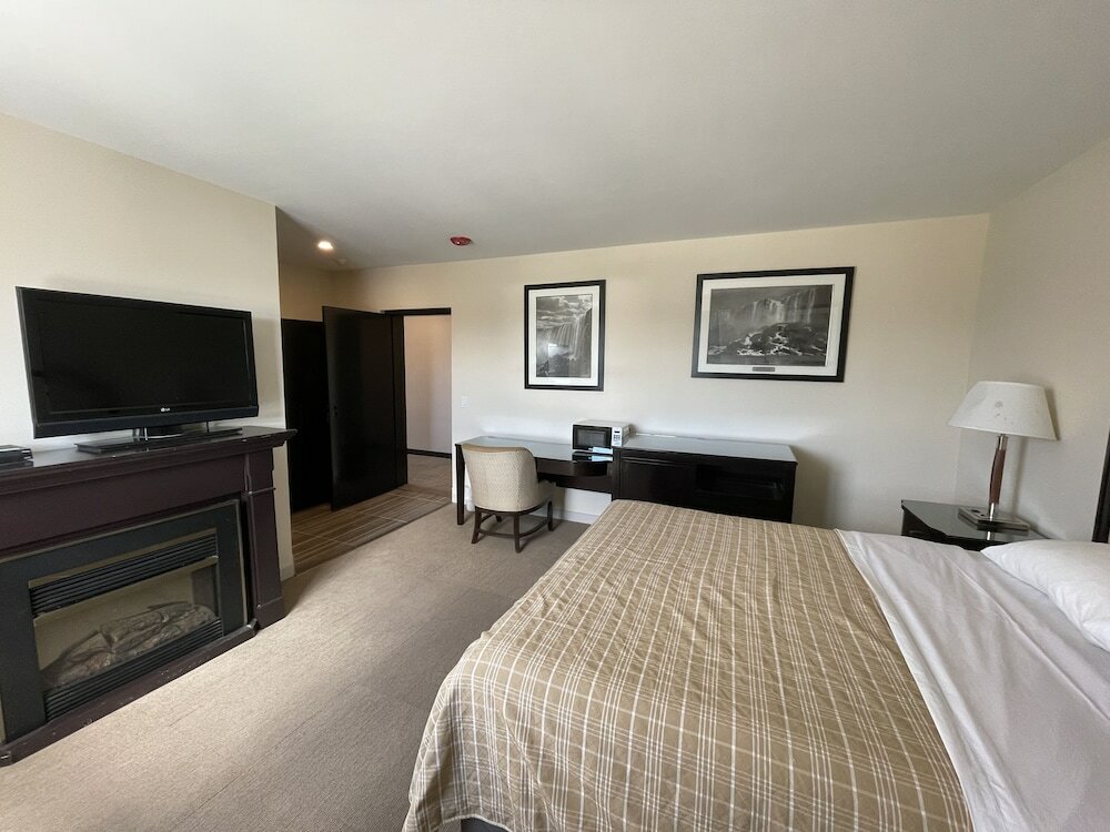 Фото Big Bird Inn Wawa, SureStay Collection by Best Western