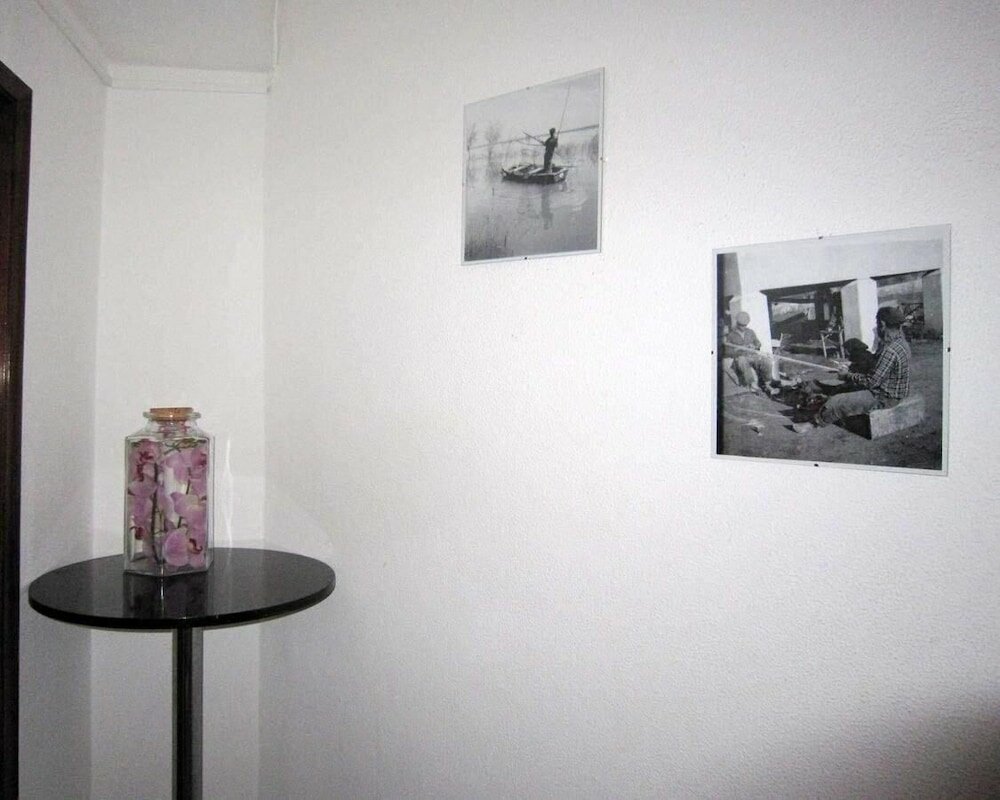 Фото E-Nove Lounge Hostel Caffe