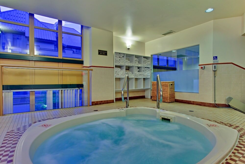 Фото Whistler Peak Lodge