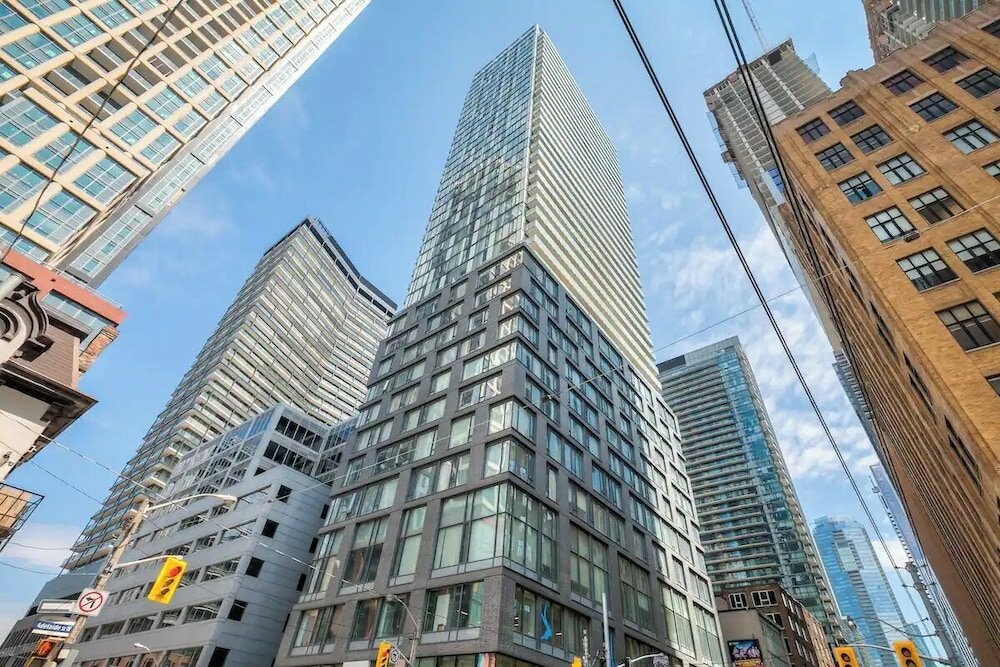 Фото Waterfront Yonge Apartments