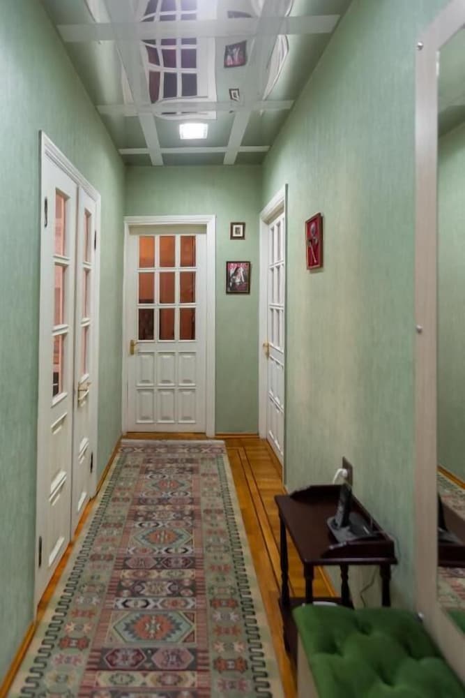 Фото Luxury Apartment with Flame Tower View