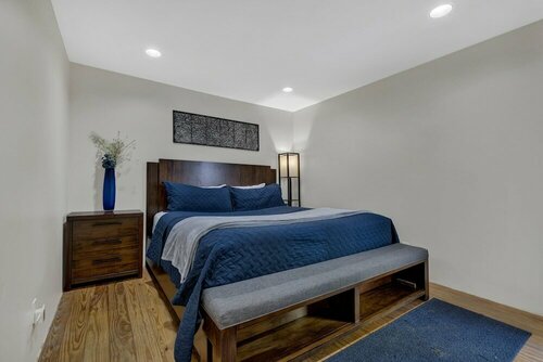 Гостиница Guest Quarters - 2 Blocks to Main Street!