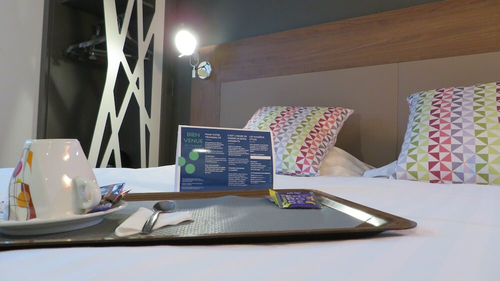 Фото Campanile Chartres Centre - Gare - Cathédrale