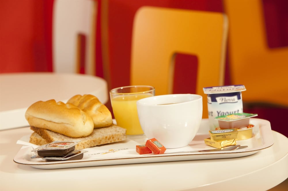 Фото Premiere Classe Geneve - Saint Genis Pouilly