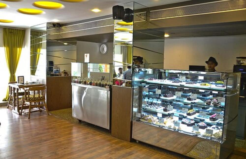 Фото Hotel Centre Point