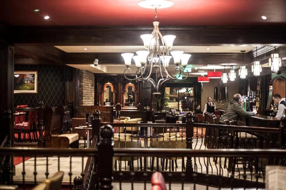 Фото Latterkenny Court Hotel