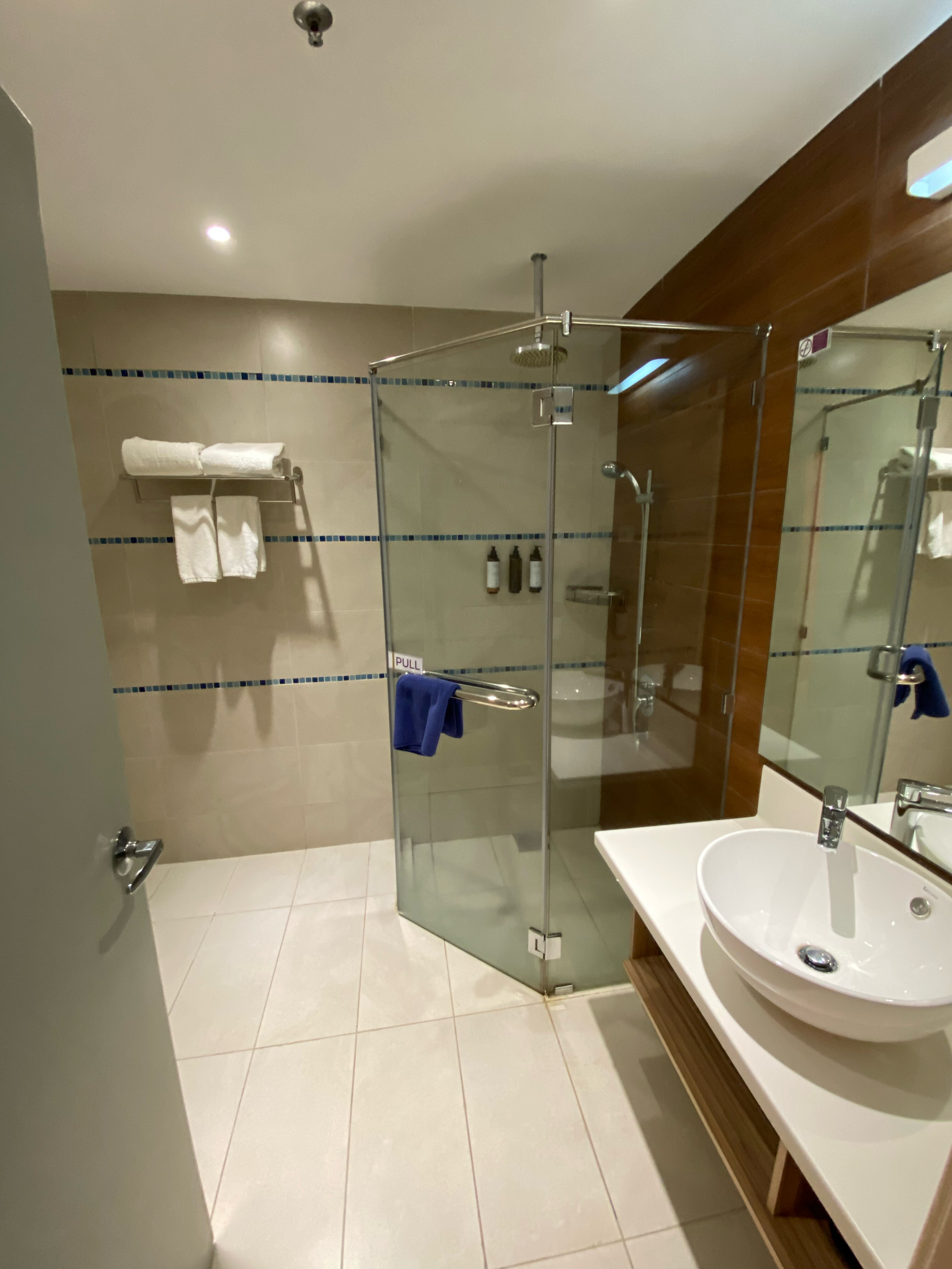 Фото Mercure Kota Kinabalu City Centre