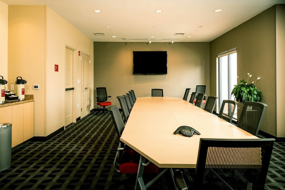 Фото TownePlace Suites by Marriott Bangor