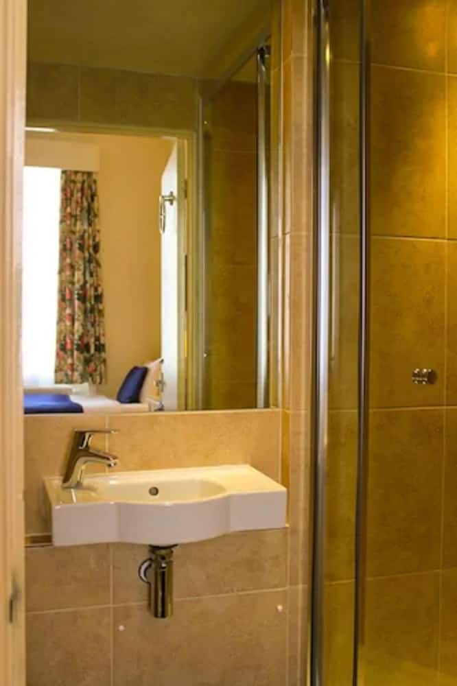 Фото Blades Hotel