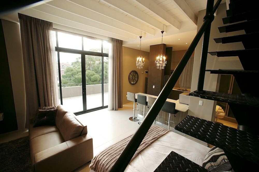 Фото Heritage Square Apartments