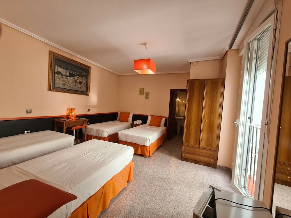 Фото C. H. Chelo