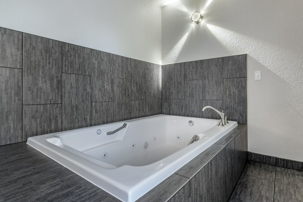 Фото Comfort Inn & Suites Tualatin - Lake Oswego South