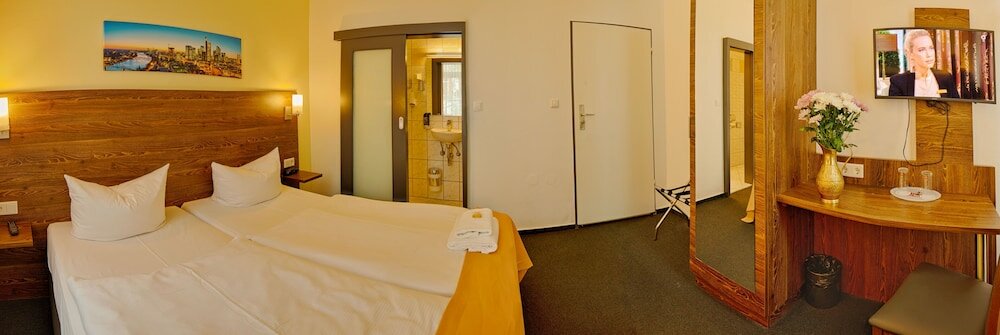 Фото Metro Hotel Frankfurt City by Trip Inn