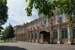 Митрополичий корпус (Reki Monastyrki Embankment, 1Г), landmark, attraction