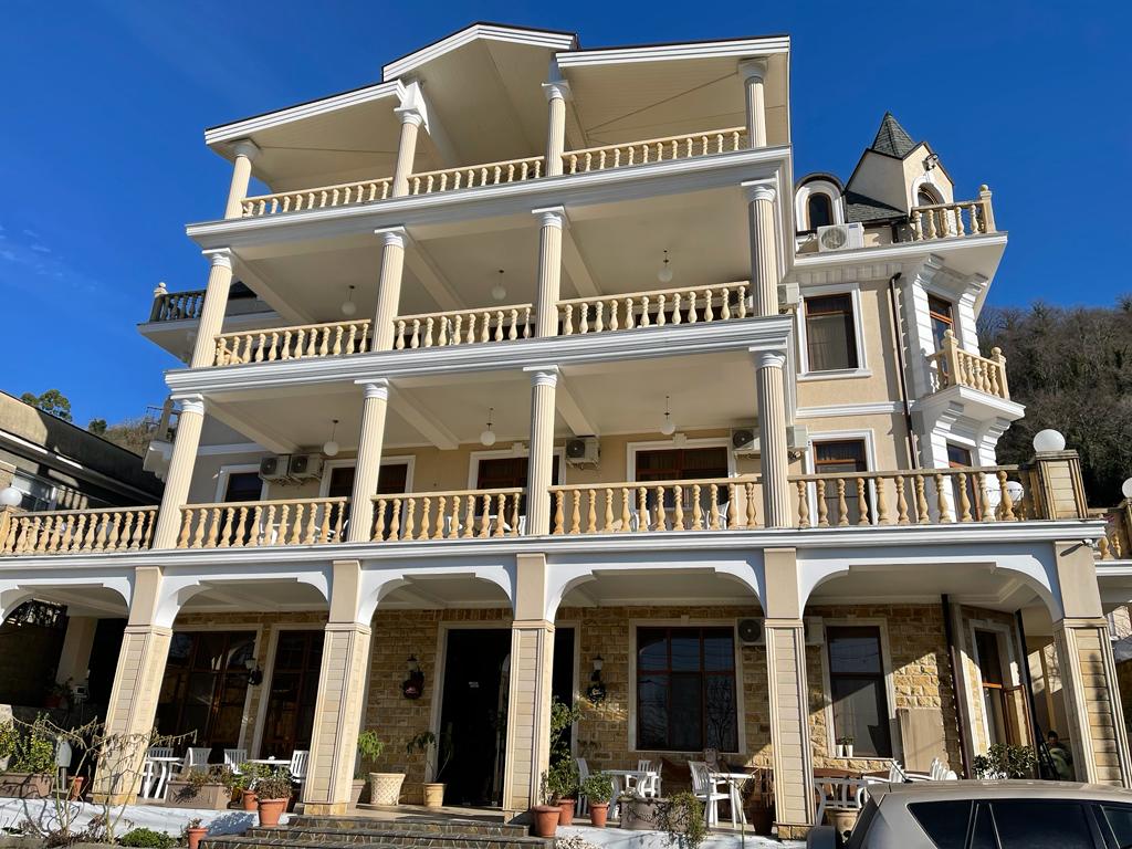 Фото отеля 1