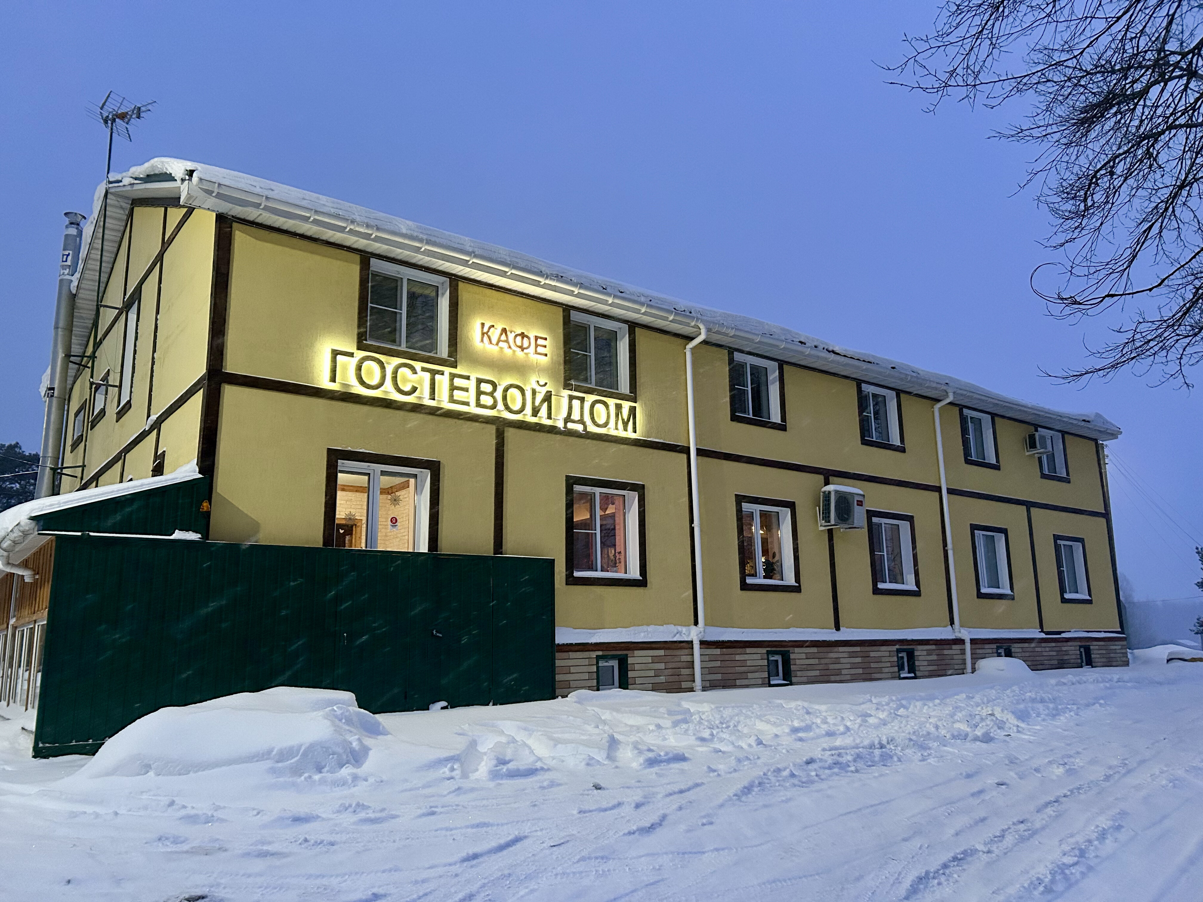 Фото отеля 1