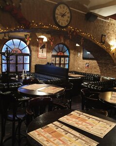 Harat’s pub (Krasnoyarsk, Perensona Street, 29) ، حانة، بار