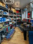 Cross house (ulitsa Chicherina, 93), shoe store