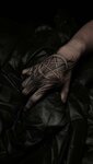 Hide (Malenkovskaya Street, 32с3) ، أوشام