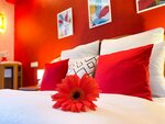 The happiness of living in the very heart of Sevastopol in a bright apartment (улица Маяковского, 6), short-term housing rental