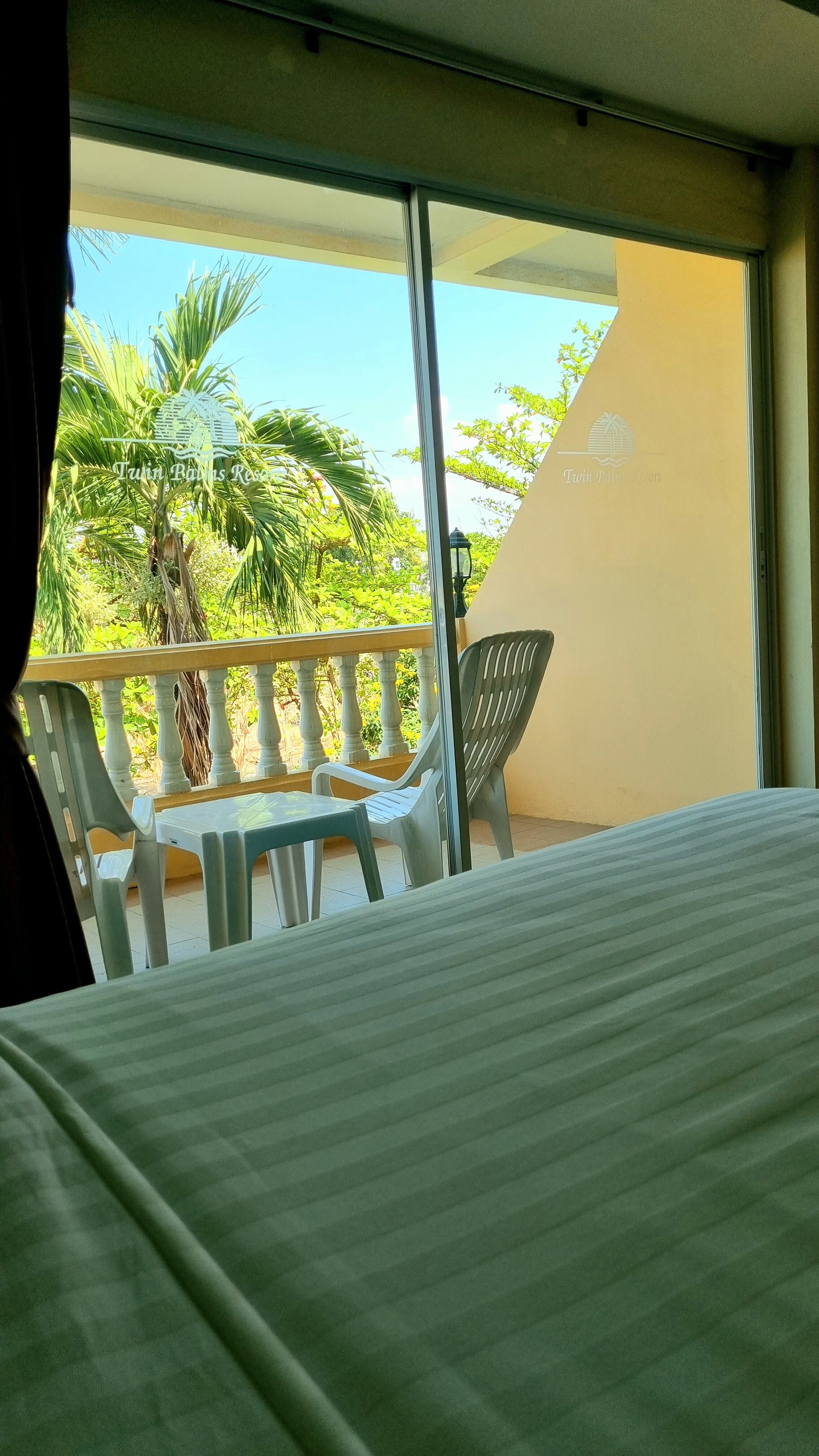 Фото Twin Palms Resort