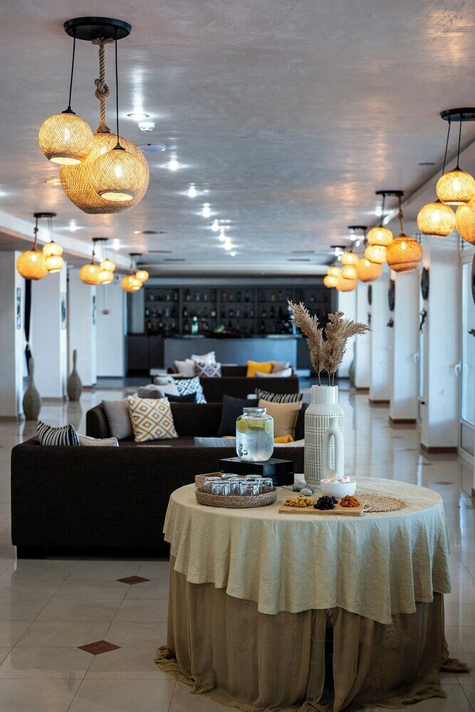 Фото Black and White Boho Resort