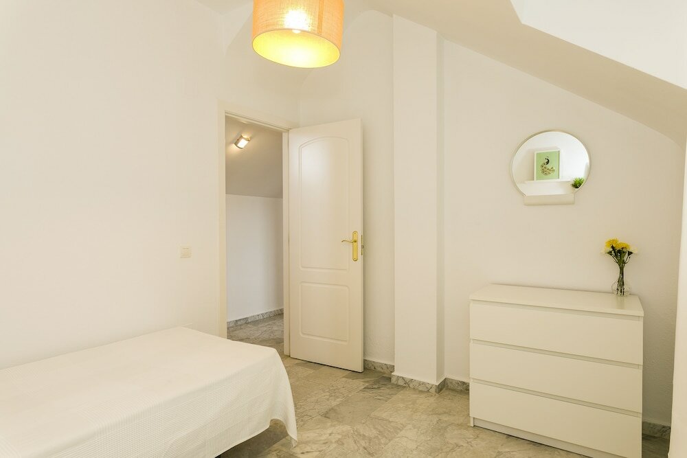 Фото Real del Tivoli Two Rooms and Parking free