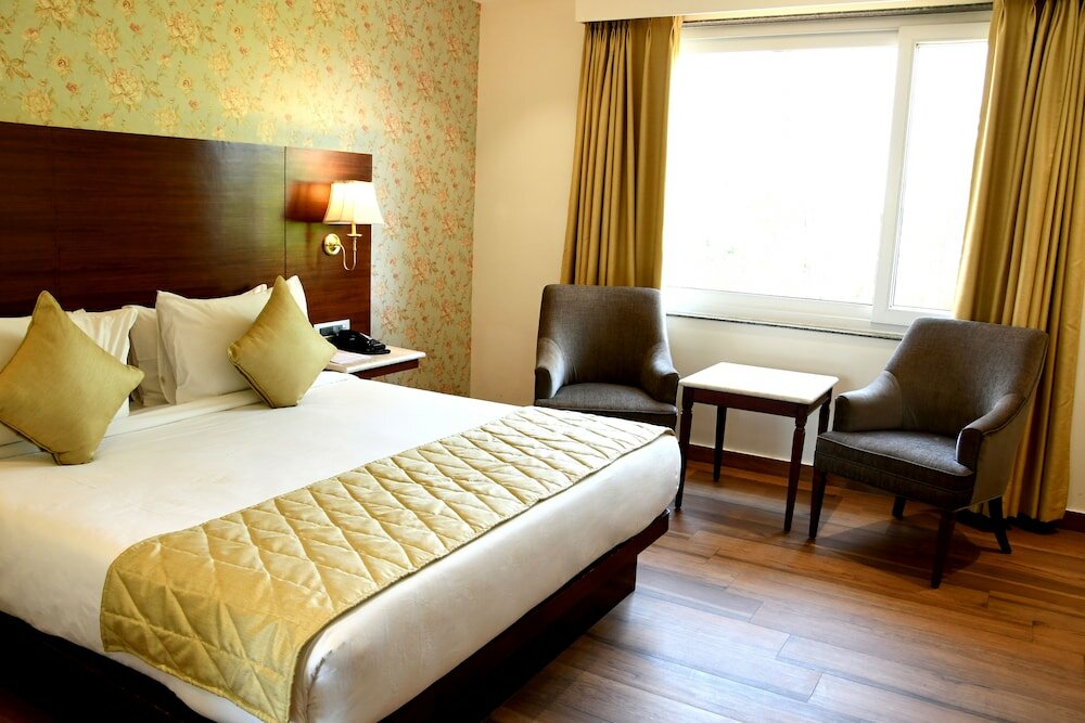 Фото Mastiff Villa Camellia - A Tea Estate Hotel