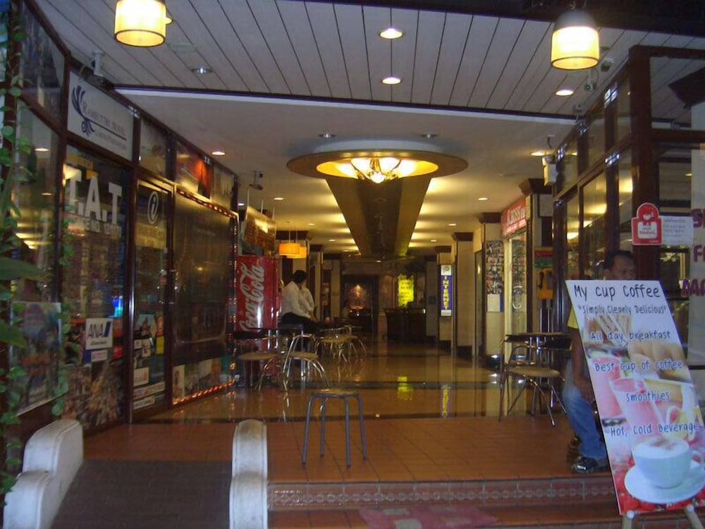 Фото Rambuttri House