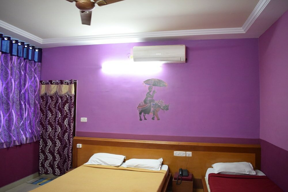 Фото Hotel Amutham Residency