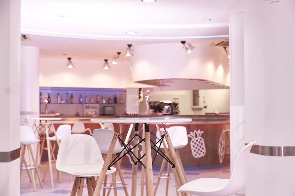 Фото Checkin Caribe Youth Hotel