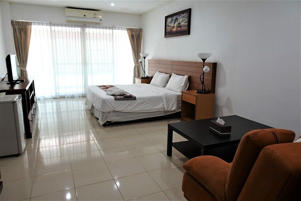 Фото West Wonder Riverside Resort