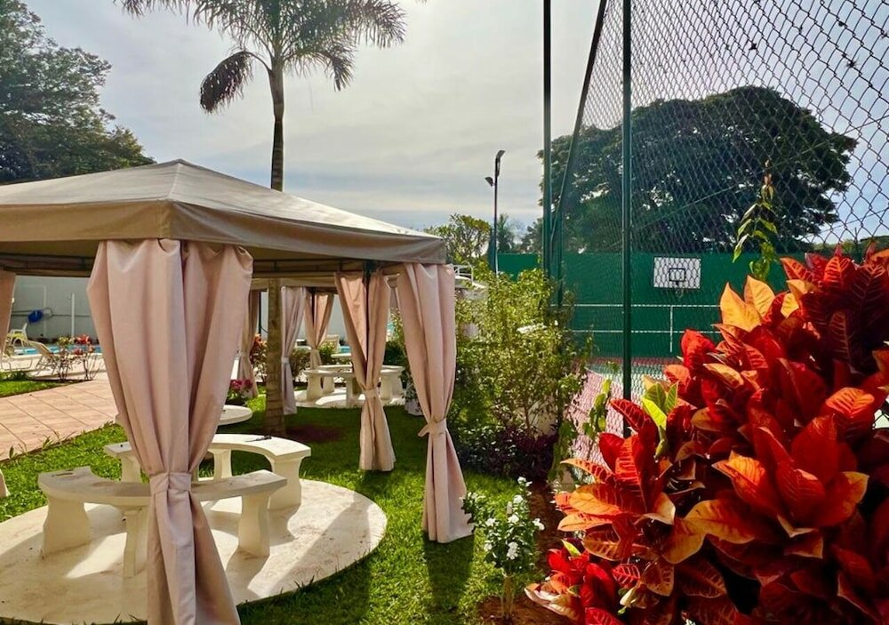 Фото The Helvetia Polo Villa