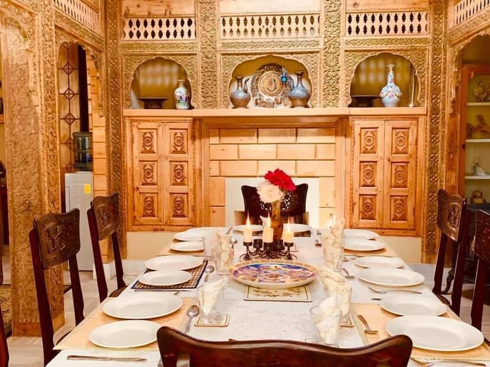 Фото Gahirat Castle