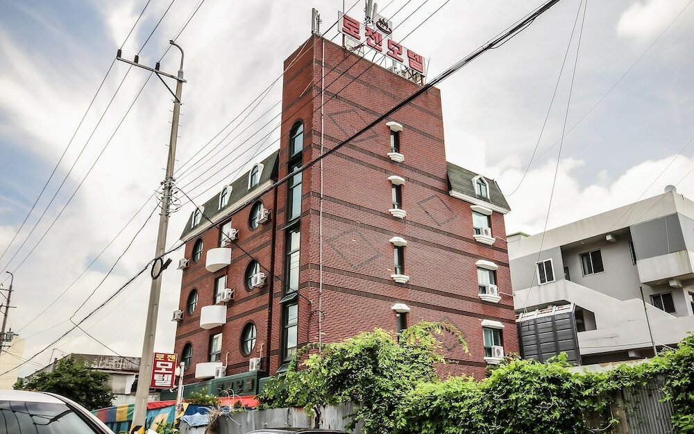 Фото отеля 1